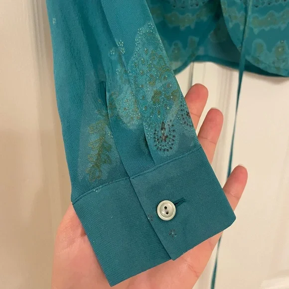 Ann Taylor 100% Silk Blouse Size XS, 2 - Picture 7 of 7